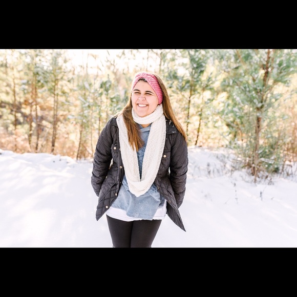 Meet your Posher, Abbey - Picture 1 of 1